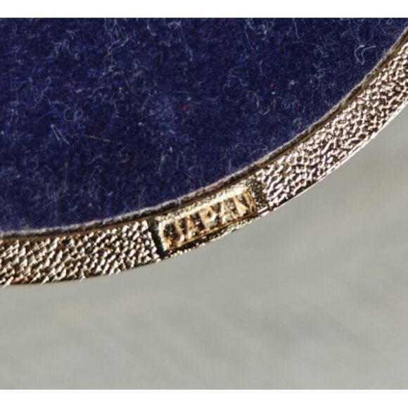 Set Of 4 Vintage Japan Brass Enamel Poinsettia Coasters 4" Velvet Back Christmas - Picture 5 of 7